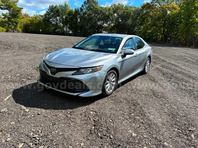2019 Toyota Camry LE front view